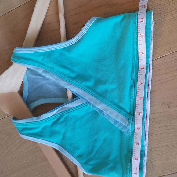 LULULEMON Sz 4 Sports Bra With Mesh Edging - Picture 3 of 5